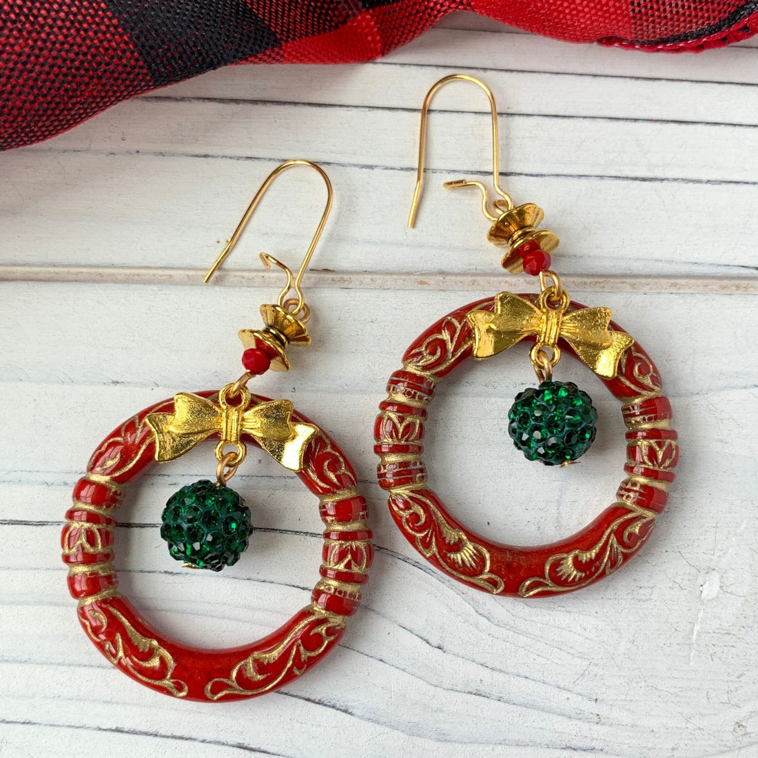 Christmas wreath earrings for women. Festive earrings for women.